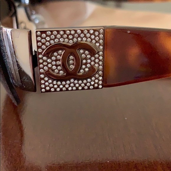 Chanel Sunglasses with rhinestones - Picture 6 of 8